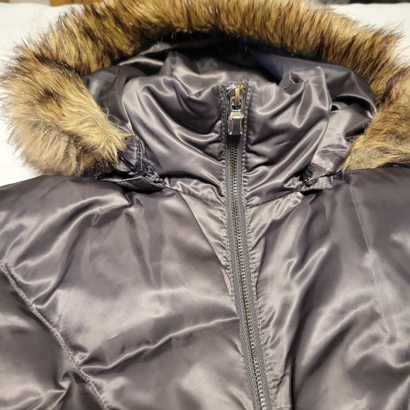 Laundry By Shelli Segal Women's Puffer Jacket with Fur Hood - Silver - Picture 4 of 16